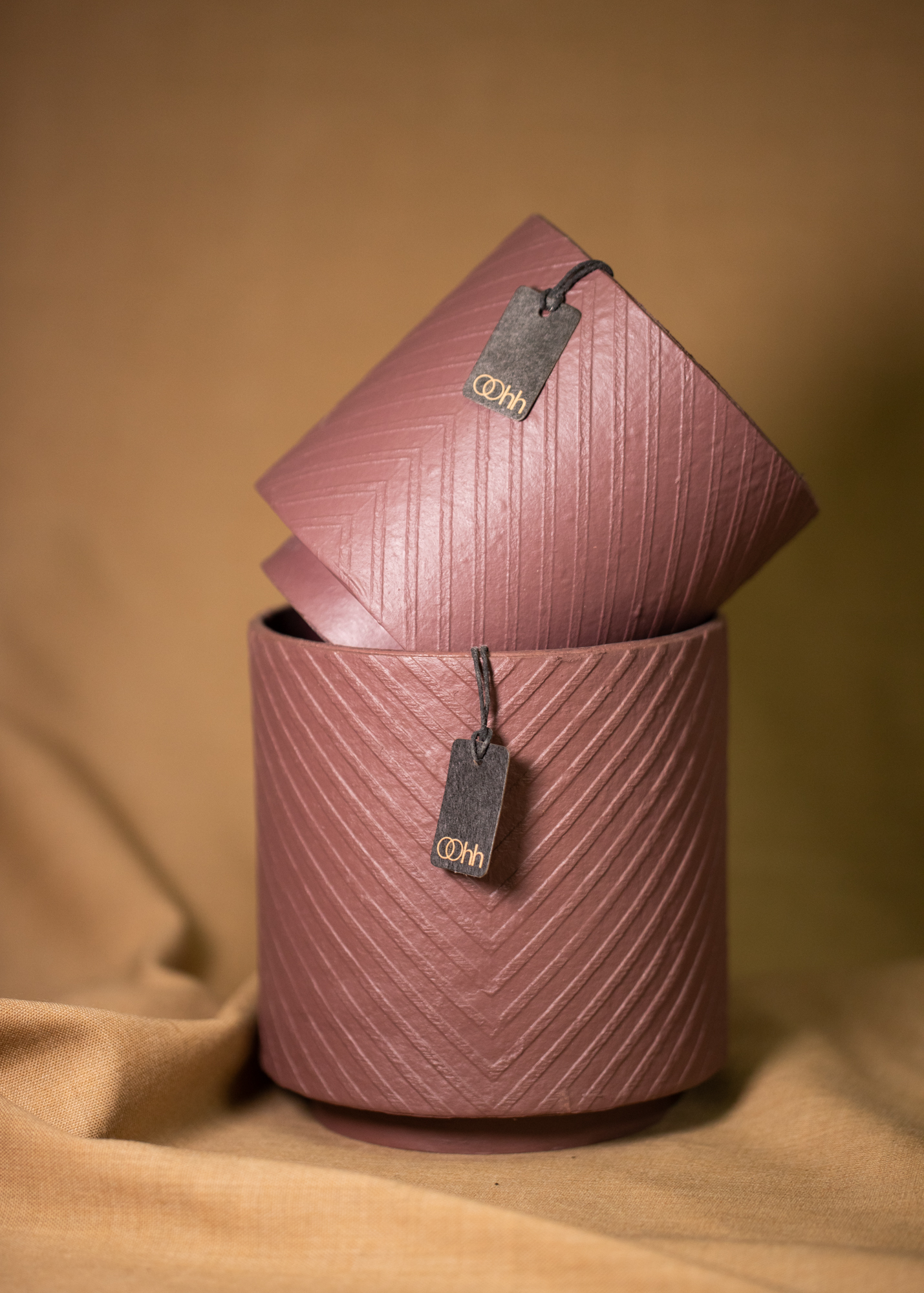 Louisiana pot, maroon Louisiana pot, maroon
