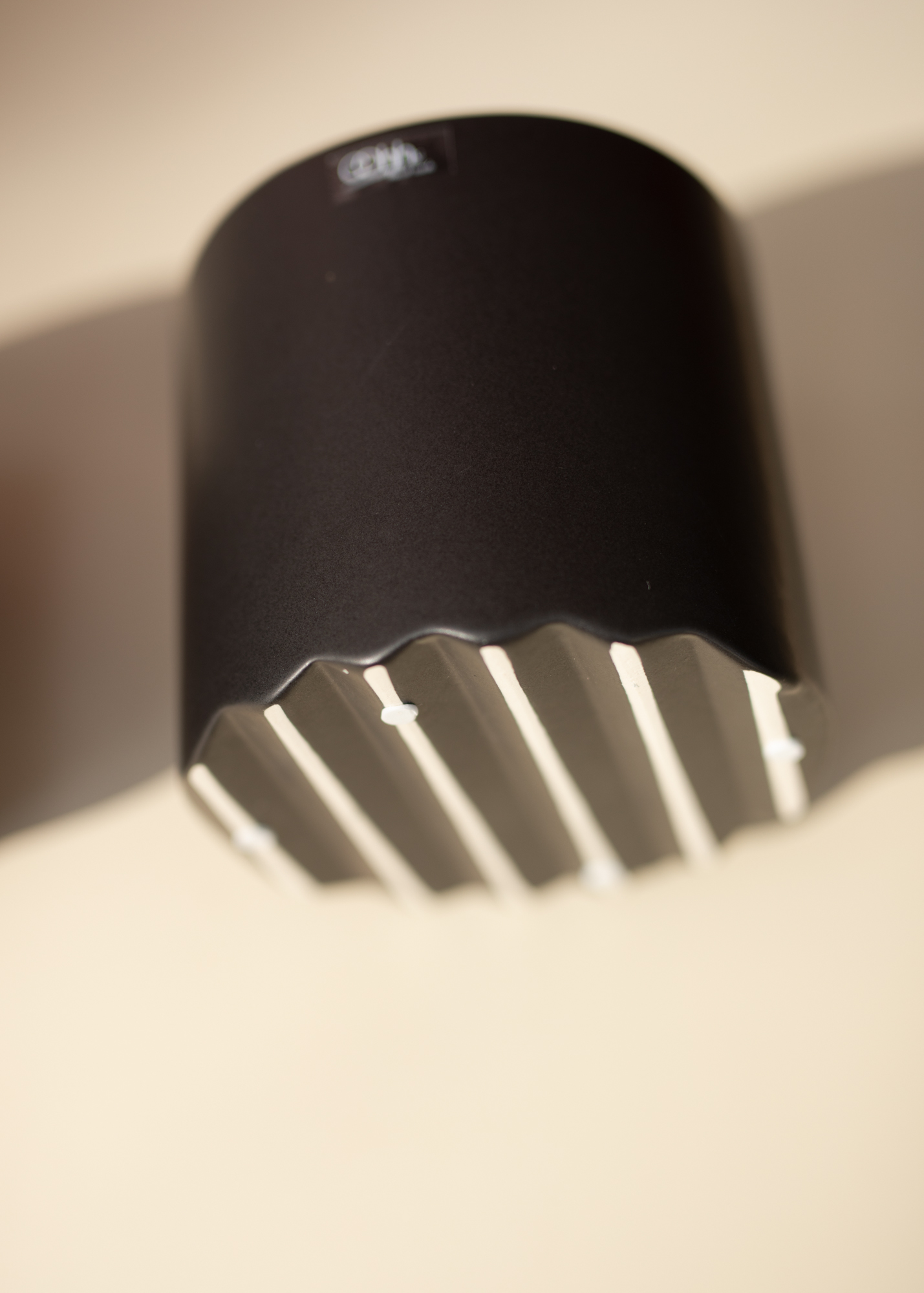 Wave pen holder & pot Wave pen holder & pot