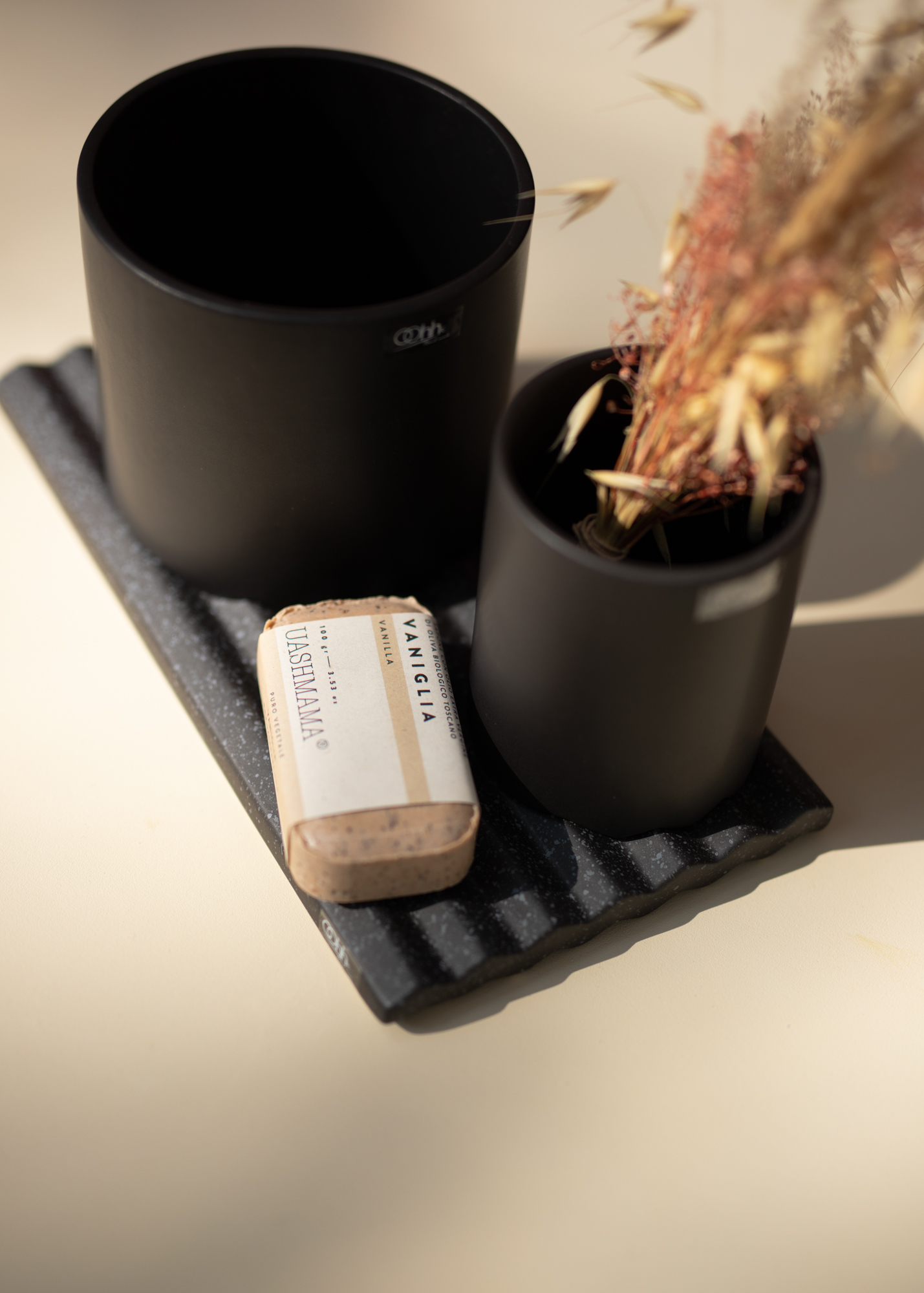 Wave pen holder & pot Wave pen holder & pot